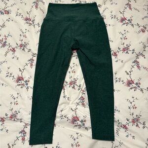 Beyond Yoga Spacedye High Waisted Capri Legging Size M in Vetiver Green Pine
